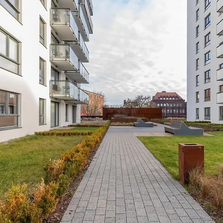 Two-bedroom Old Town Walowa By Renters Gdańsk