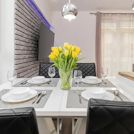 Two-bedroom Old Town Walowa By Renters * 格但斯克